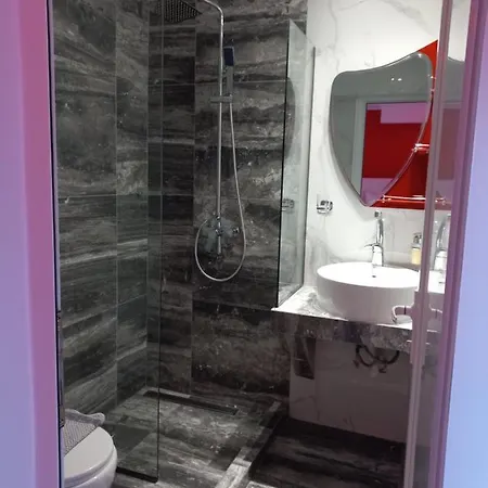 Bed & Breakfast House Blerina 3*