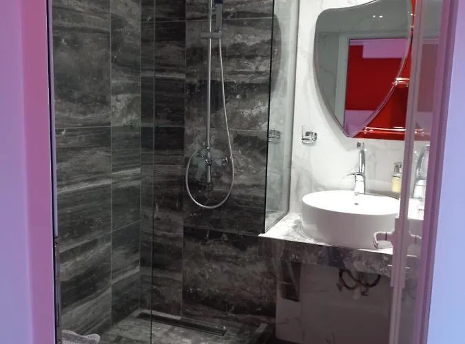 Oda ve Kahvaltı House Blerina 3*